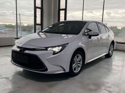 Toyota Levin, 2021 г., серебристый / серый, 45 000 км Toyota Levin, 2022 г., белый, 25 900 км