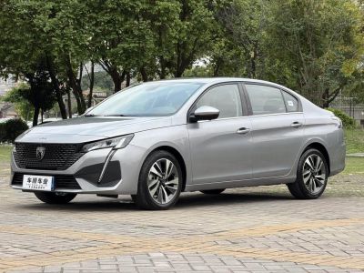 Peugeot 408, 2022 г., серебристый / серый, 50 000 км Peugeot 标致408, 2024 г., серебристый / серый, 9 000 км