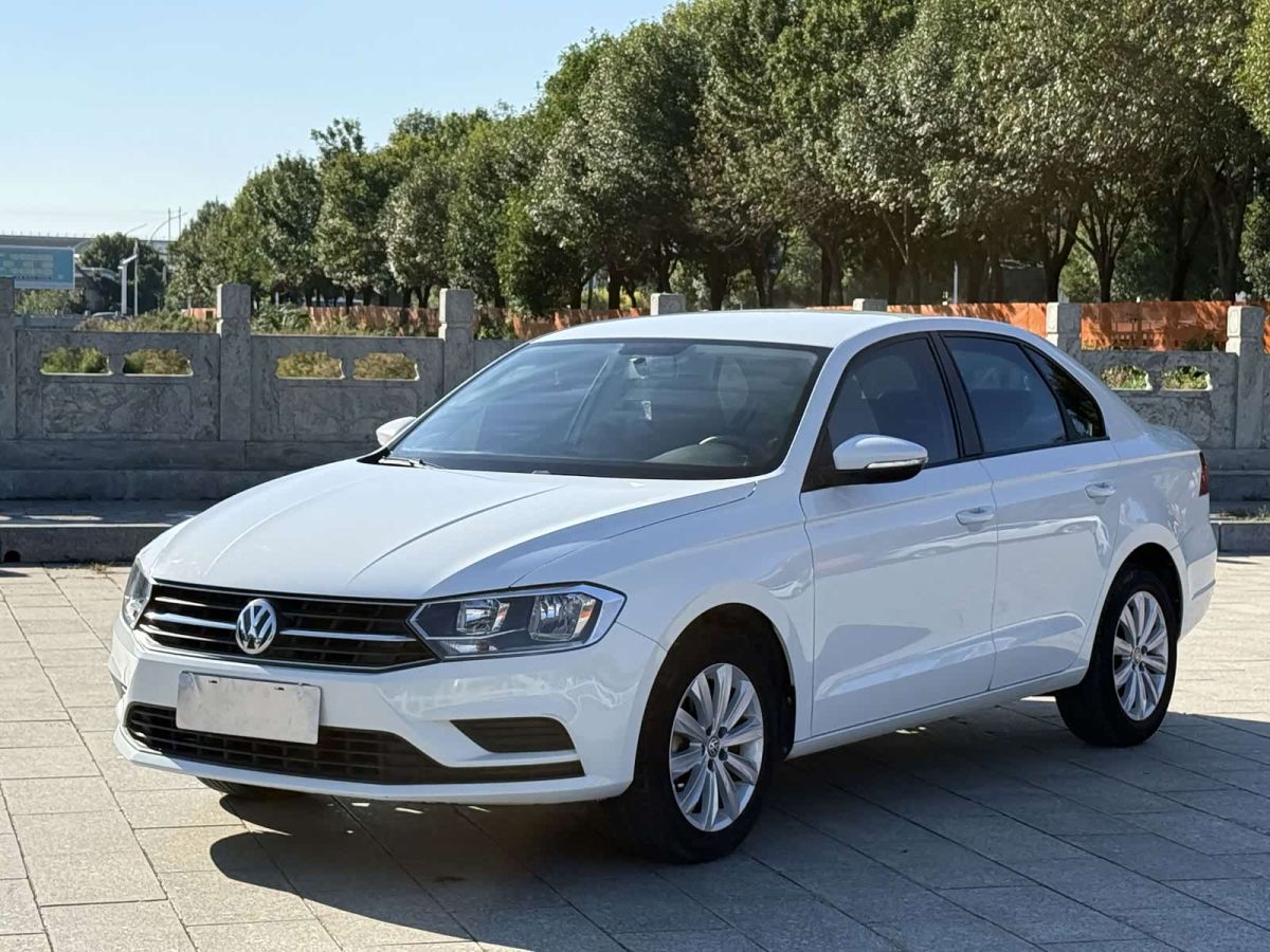 Volkswagen Bora, 2023 г., белый, 46 000 км Volkswagen Bora 2019 Bora · Легенда 1.5L автомат, комплектация «Стиль» китайский экостандарт V