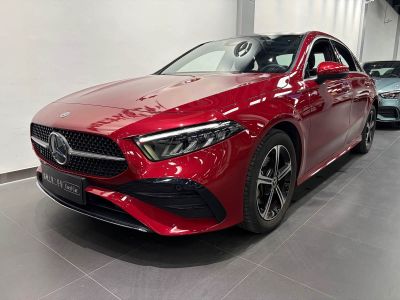 Mercedes-Benz A-Class, 2023 г., красный / фиолетовый, 20 600 км Mercedes-Benz A-Class, 2023 г., красный / фиолетовый, 26 000 км