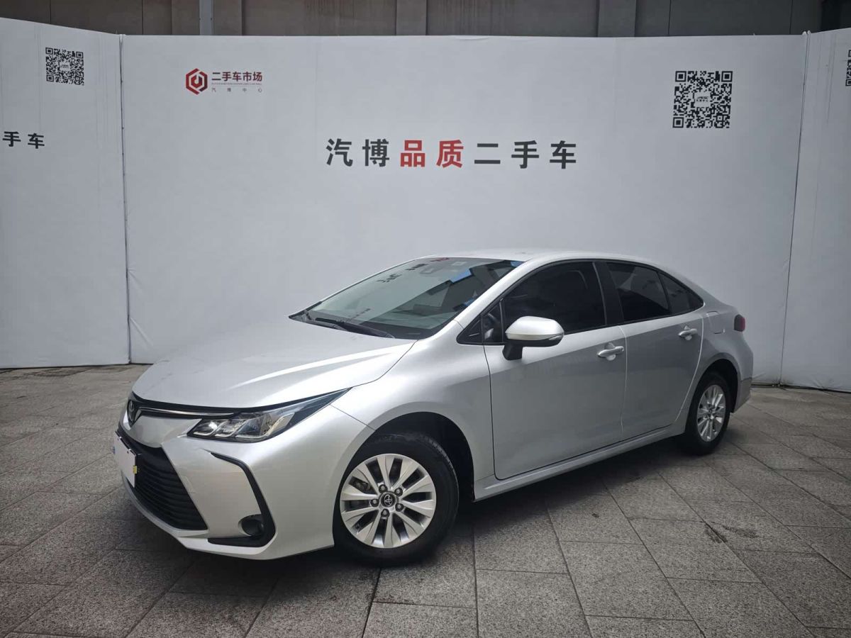 Toyota Corolla, 2023 г., серебристый / серый, 50 000 км Toyota Corolla, 2023 г., серебристый / серый, 50 000 км