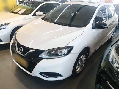 Nissan TIIDA, 2021 г., красный / фиолетовый, 51 000 км Nissan 骐达TIIDA, 2022 г., белый, 20 900 км