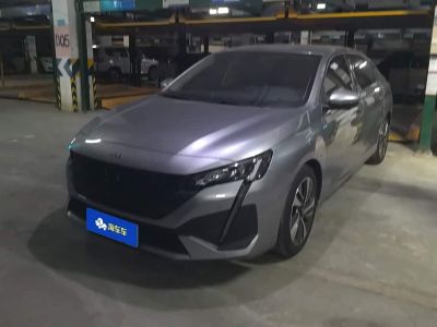 Peugeot 408, 2022 г., серебристый / серый, 50 000 км Peugeot 标致408, 2025 г., серебристый / серый, 14 400 км