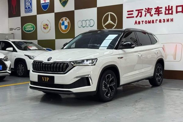 Audi 奥迪Q3, 2021 г., серебристый / серый, 60 000 км Skoda 柯米克, 2023 г., белый, 29 000 км