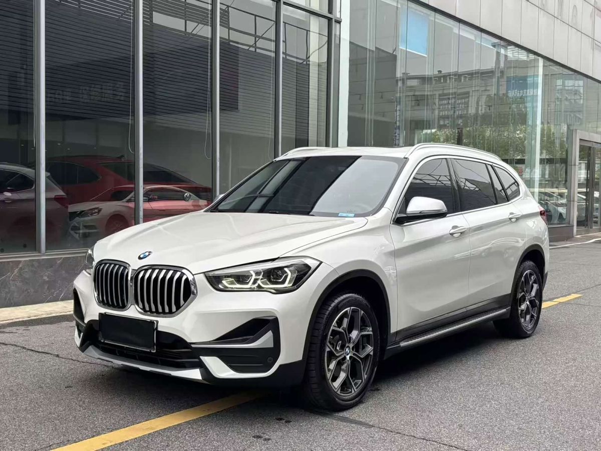 BMW X1, 2022 г., белый, 7 600 км BMW X1 2022 sDrive20Li комплектация «Эксклюзив»