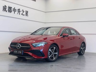Mercedes-Benz A-Class, 2023 г., красный / фиолетовый, 20 600 км Mercedes-Benz A-Class, 2023 г., красный / фиолетовый, 22 000 км