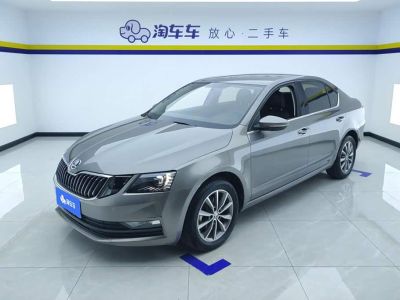 Skoda Karoq, 2024 г., белый, 16 000 км Skoda 明锐, 2021 г., серебристый / серый, 40 100 км