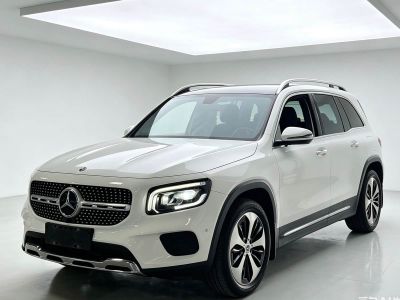 Mercedes-Benz GLB, 2021 г., чёрный, 64 000 км Mercedes-Benz 奔驰GLB, 2022 г., белый, 54 000 км