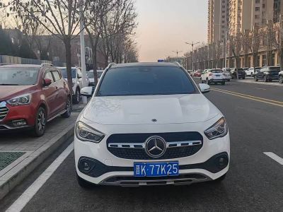 Mercedes-Benz GLA, 2021 г., красный / фиолетовый, 65 000 км Mercedes-Benz 奔驰GLA, 2022 г., белый, 27 000 км
