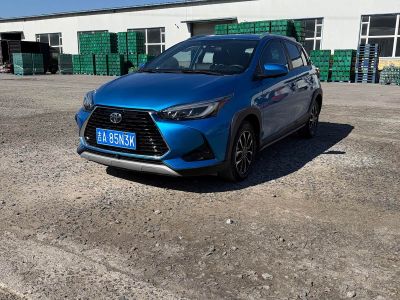 Toyota Yaris L (Чжисюань), 2022 г., красный / фиолетовый, 29 200 км Toyota Yaris L (Чжисюань), 2022 г., синий, 35 000 км