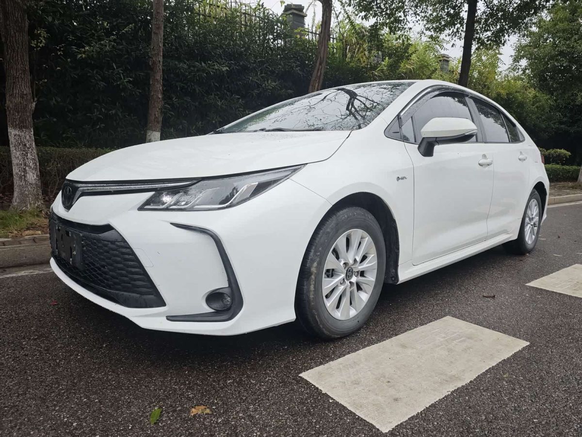 Toyota Corolla, 2024 г., белый, 14 000 км Toyota Corolla, 2024 г., белый, 14 000 км