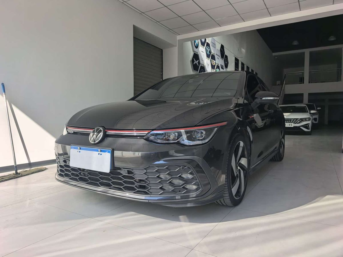 Volkswagen Golf GTI, 2023 г., чёрный, 49 000 км Volkswagen Golf GTI 2023 380TSI DSG GTI
