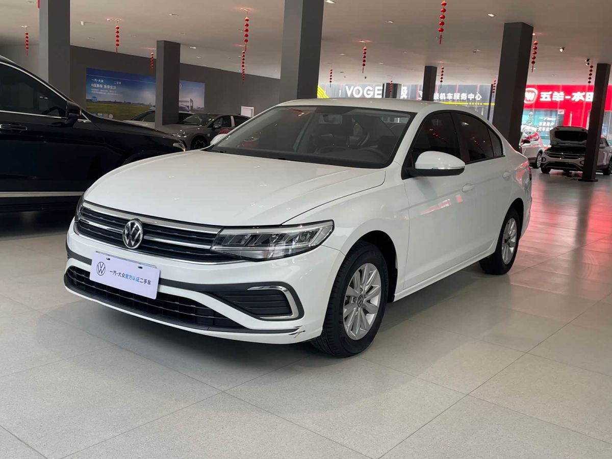 Volkswagen Bora, 2024 г., белый, 67 900 км Volkswagen Bora 2023 200TSI DSG Чансин версия