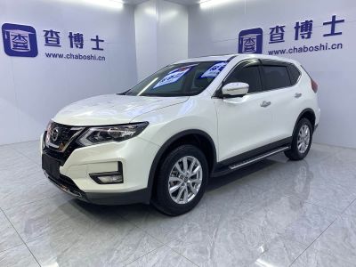 Nissan X-Trail, 2021 г., серебристый / серый, 39 000 км Nissan X-Trail, 2022 г., белый, 31 400 км