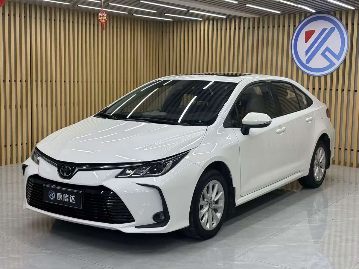 Toyota Corolla, 2022 г., белый, 38 000 км Toyota Corolla, 2022 г., белый, 38 000 км