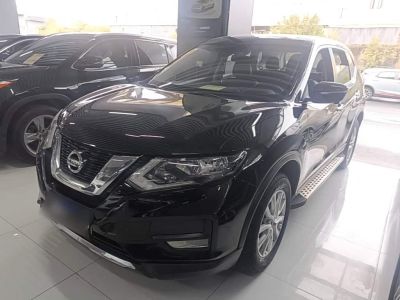 Nissan X-Trail, 2021 г., серебристый / серый, 39 000 км Nissan X-Trail, 2021 г., чёрный, 50 900 км