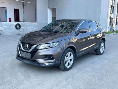 Nissan Qashqai, 2023 г., синий, 41 000 км Nissan 逍客, 2023 г., шампань / коричневый, 30 000 км