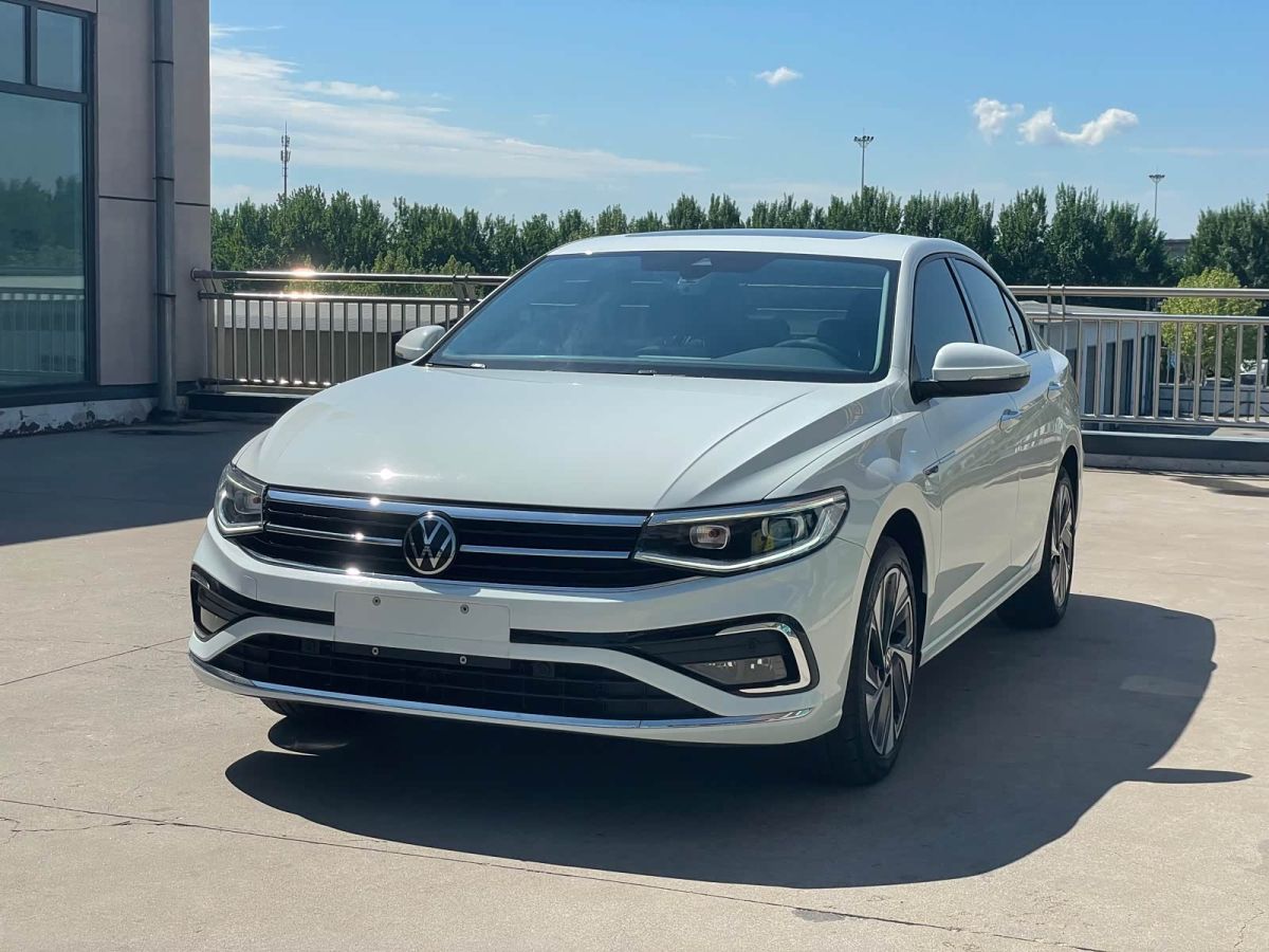 Volkswagen Bora, 2023 г., белый, 41 000 км Volkswagen Bora 2023 280TSI DSG комплектация «Цзуньсин»