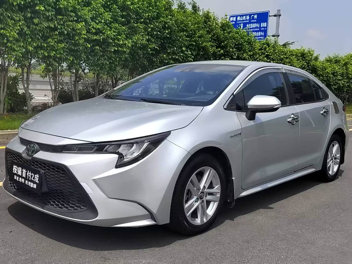 Toyota Levin, 2021 г., серебристый / серый, 62 000 км Toyota Levin, 2021 г., серебристый / серый, 62 000 км
