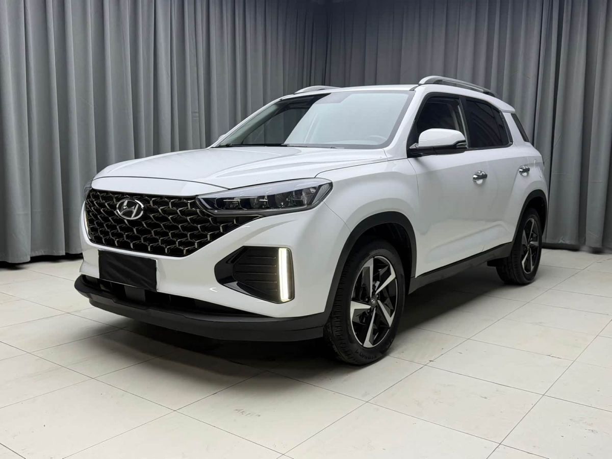 Hyundai ix35, 2022 г., белый, 40 000 км Hyundai ix35, 2022 г., белый, 40 000 км