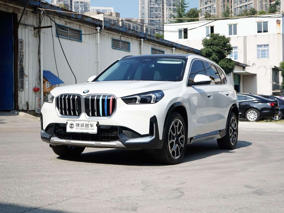 BMW X1, 2025 г., белый, 17 000 км BMW X1 2024 sDrive25Li X设计套装