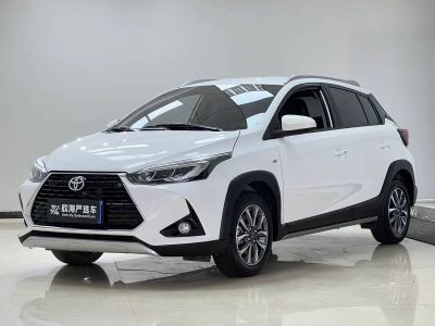 Toyota Yaris L (Чжисюань), 2022 г., красный / фиолетовый, 29 200 км Toyota Yaris L (Чжисюань), 2023 г., белый, 26 000 км
