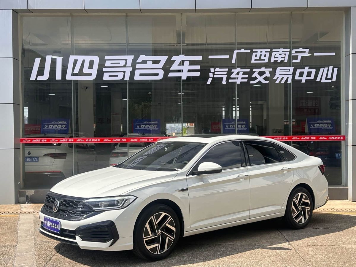 Volkswagen Sagitar, 2025 г., белый, 30 000 км Volkswagen Sagitar 2024 300TSI DSG комплектация «Чаоюэ»