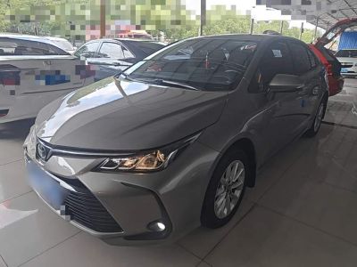 Toyota Corolla, 2021 г., белый, 19 000 км Toyota Corolla, 2021 г., серебристый / серый, 70 900 км