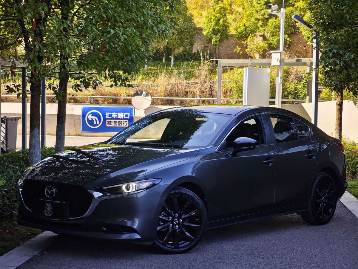 Mazda 马自达3 昂克赛拉, 2023 г., серебристый / серый, 20 000 км Mazda 马自达3 昂克赛拉, 2023 г., серебристый / серый, 20 000 км