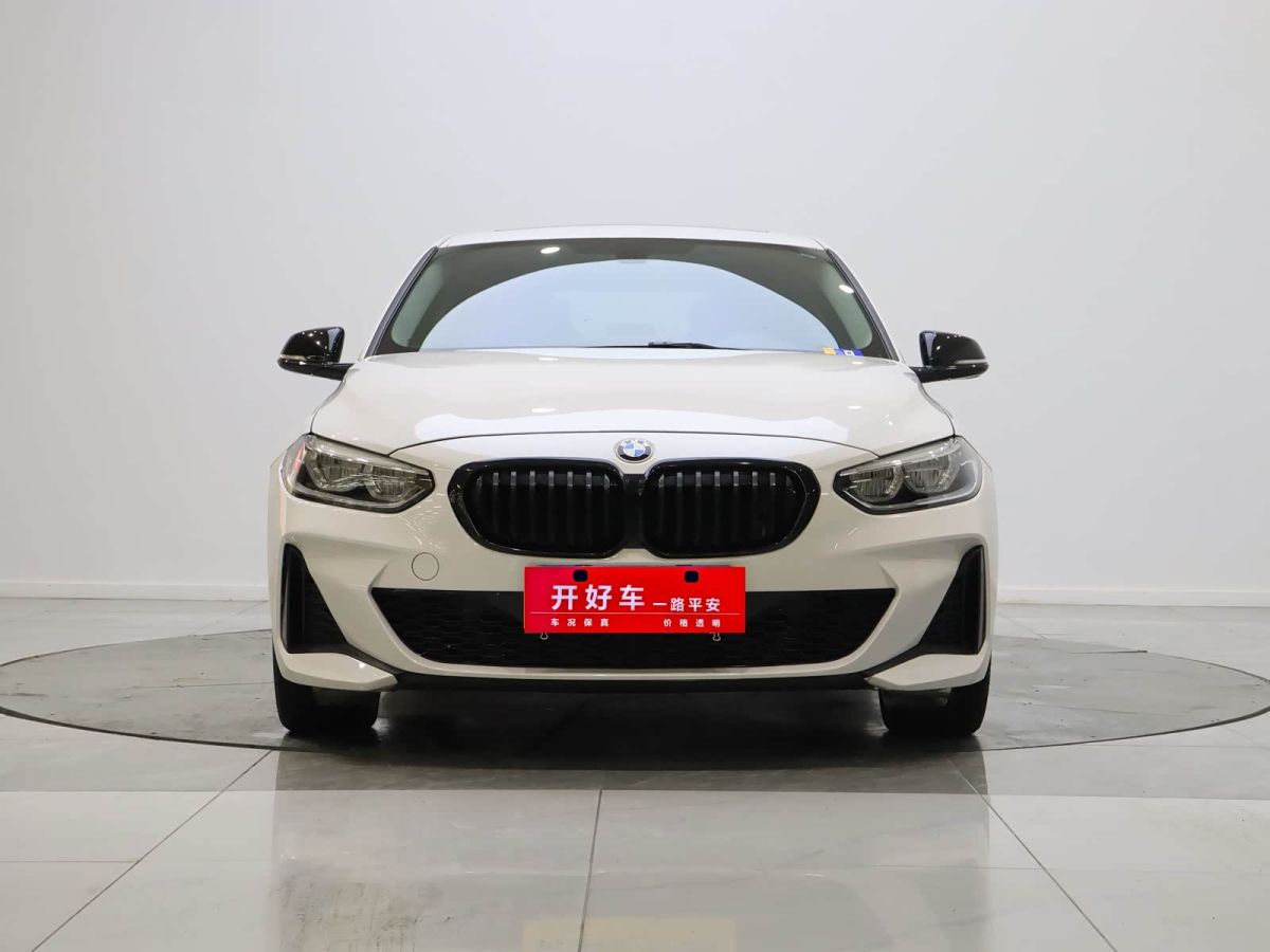 BMW 1 серия, 2023 г., белый, 52 000 км BMW 1 серия 2022 125i пакет M Sport, исполнение «Ночь»