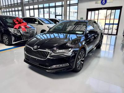 Skoda Superb, 2024 г., чёрный, 8 500 км Skoda 速派, 2026 г., чёрный, 1 000 км