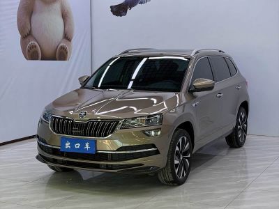 Skoda Karoq, 2023 г., белый, 34 000 км Skoda 柯珞克, 2023 г., шампань / коричневый, 47 000 км