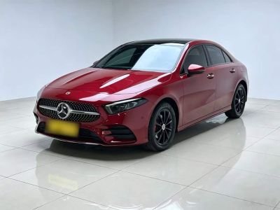 Mercedes-Benz A-Class, 2023 г., красный / фиолетовый, 20 600 км Mercedes-Benz A-Class, 2023 г., красный / фиолетовый, 37 100 км
