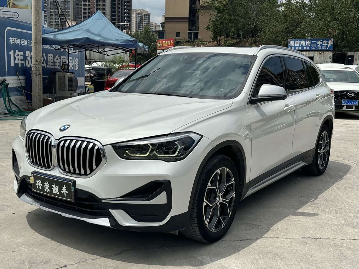 BMW X1, 2021 г., белый, 70 000 км BMW X1 2021 обновлённая версия sDrive20Li комплектация «Эксклюзив»