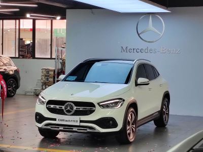 Mercedes-Benz GLA, 2021 г., красный / фиолетовый, 65 000 км Mercedes-Benz 奔驰GLA, 2022 г., белый, 18 000 км