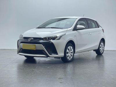 Toyota Yaris L (Чжисюань), 2022 г., красный / фиолетовый, 29 200 км Toyota Yaris L (Чжисюань), 2023 г., белый, 45 600 км
