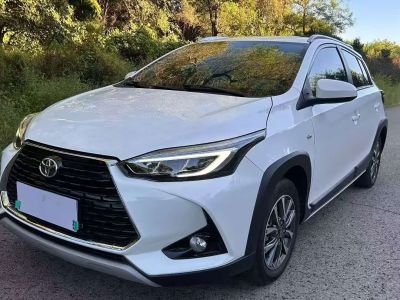 Toyota Yaris L (Чжисюань), 2022 г., красный / фиолетовый, 29 200 км Toyota Yaris L (Чжисюань), 2023 г., белый, 20 000 км