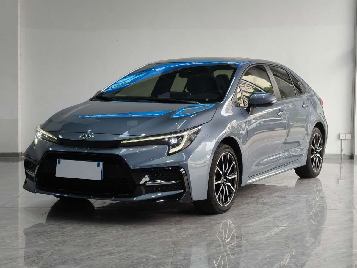 Toyota Levin, 2024 г., серебристый / серый, 19 000 км Toyota Levin, 2024 г., серебристый / серый, 19 000 км
