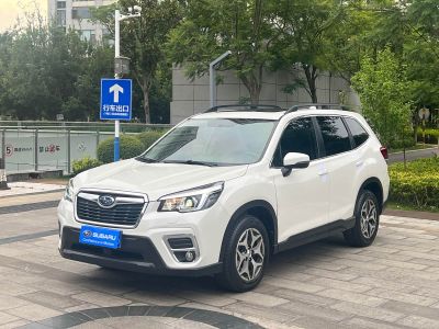 Subaru 森林人, 2021 г., белый, 40 000 км Subaru 森林人, 2021 г., белый, 40 000 км