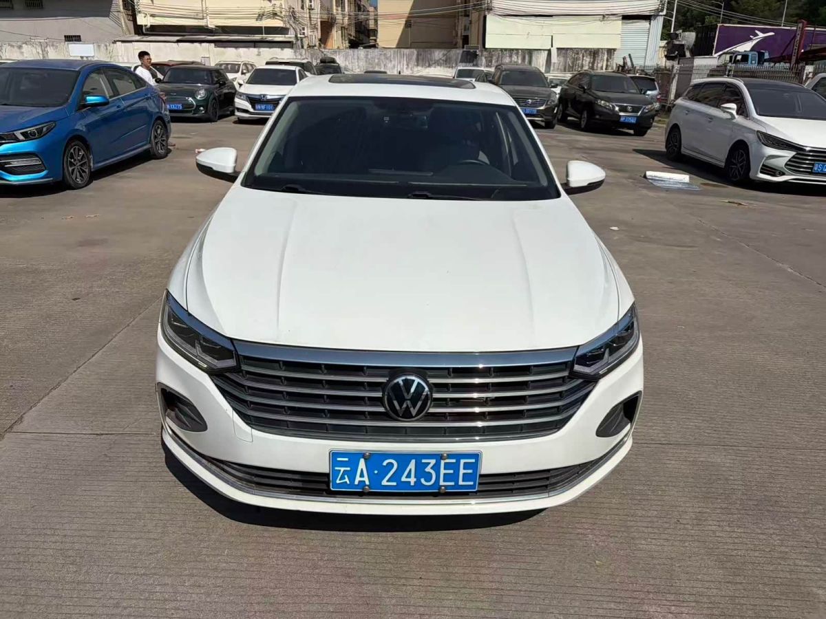 Volkswagen Lavida, 2022 г., белый, 30 000 км Volkswagen Lavida 2023 280TSI DSG комплектация «Маньи»