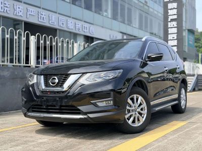 Nissan X-Trail, 2025 г., белый, 8 000 км Nissan X-Trail, 2025 г., чёрный, 13 000 км