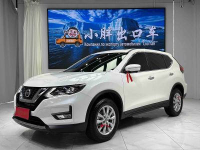 Nissan X-Trail, 2023 г., чёрный, 31 000 км Nissan X-Trail, 2025 г., белый, 3 400 км