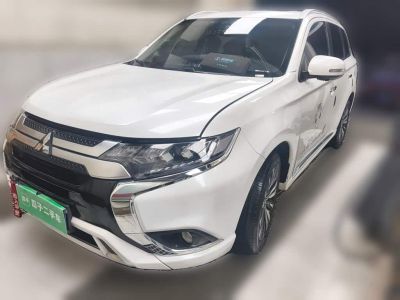 Mitsubishi 劲炫ASX, 2021 г., белый, 58 300 км Mitsubishi 欧蓝德, 2021 г., белый, 63 500 км