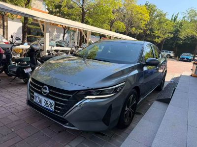 Nissan Sylphy, 2025 г., белый, 40 000 км Nissan Sylphy, 2025 г., серебристый / серый, 10 000 км