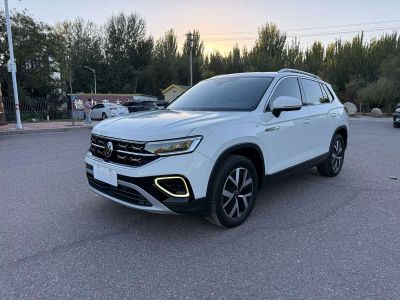 Volkswagen Tayron, 2023 г., белый, 31 400 км Volkswagen Tayron 2023 300TSI одна ведущая ось комплектация «Люкс Plus», исполнение «Цзиньцзе»