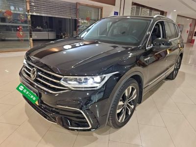 Volkswagen Tiguan L, 2023 г., чёрный, 32 900 км Volkswagen Tiguan L 2023 330TSI автомат одна ведущая ось R-Line комплектация «Юэсян»