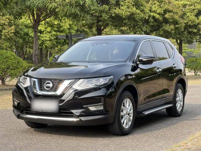 Nissan X-Trail, 2021 г., серебристый / серый, 39 000 км Nissan X-Trail, 2021 г., чёрный, 75 700 км