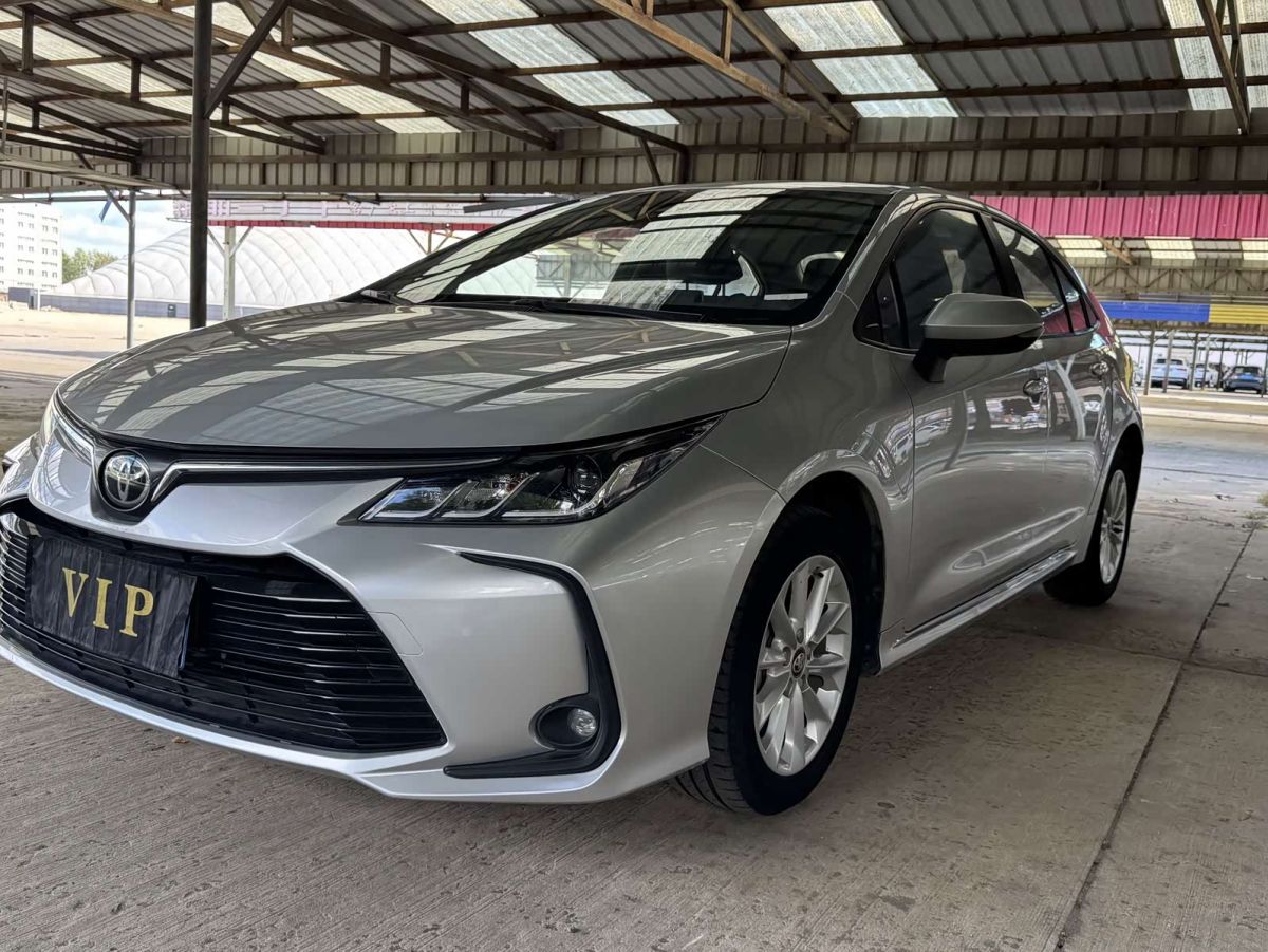 Toyota Corolla, 2022 г., серебристый / серый, 57 000 км Toyota Corolla, 2022 г., серебристый / серый, 57 000 км