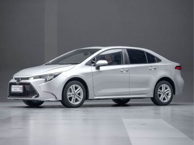 Toyota Levin, 2022 г., жёлтый / оранжевый, 55 000 км Toyota Levin, 2022 г., серебристый / серый, 25 000 км