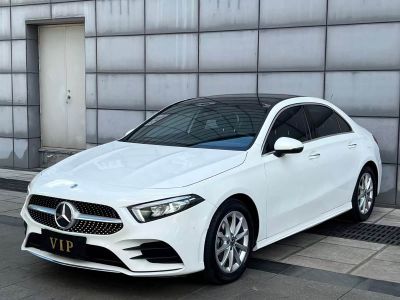 Mercedes-Benz A-Class, 2022 г., белый, 30 000 км Mercedes-Benz A级 2022 обновлённая версия A 200 L 运动轿车动感型